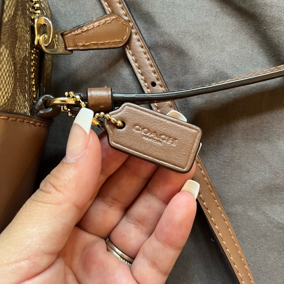 Coach mini camera bag in signature canvas - Picture 4 of 8
